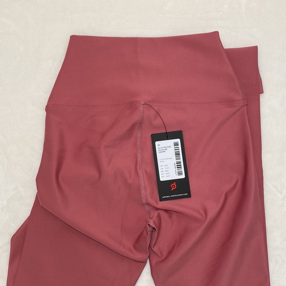 Peloton Solid Flex Legging Red XS NWT - Picture 3 of 8